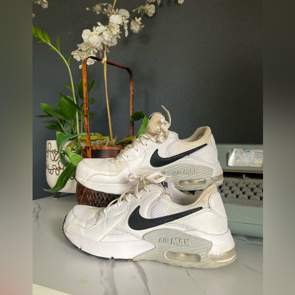 Nike Air Max White and Black Sneakers